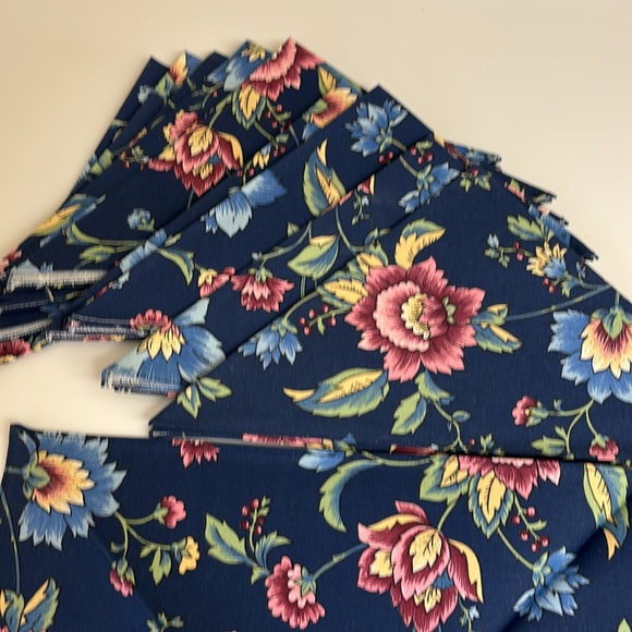 Set of 10 Quilted Fabric Blue Floral Placemats W/ Matching NeverUsed Napkins - Picture 6 of 16